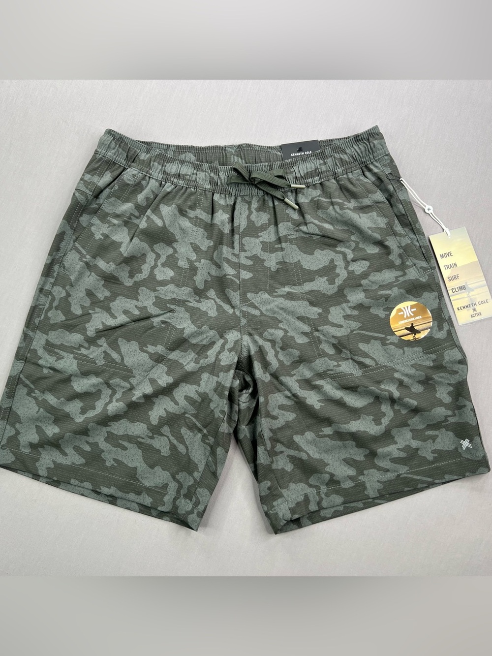 KENNETH COLE CAMO PRINT ACTIVE TECH 8” COMPRESSION LINED ATHLETIC SHORTS